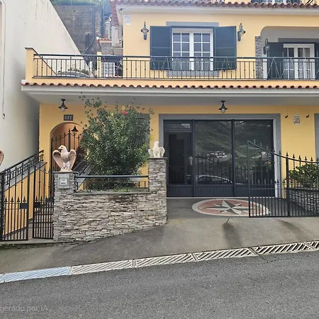 Casa Dourada Daire Câmara de Lobos